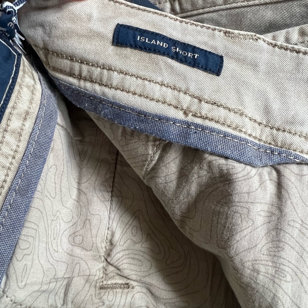 Vineyard Vines Tan Flat Front Men Shorts - Picture 4 of 6